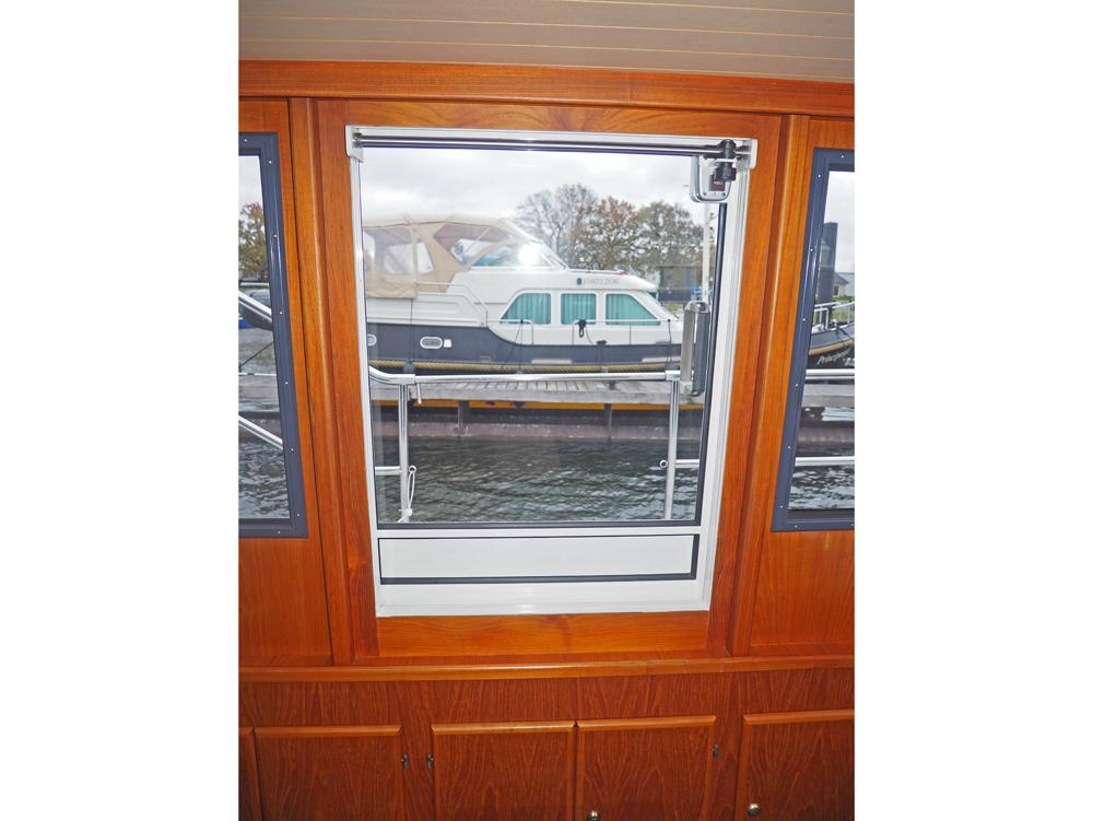 Saloon, Accommodation